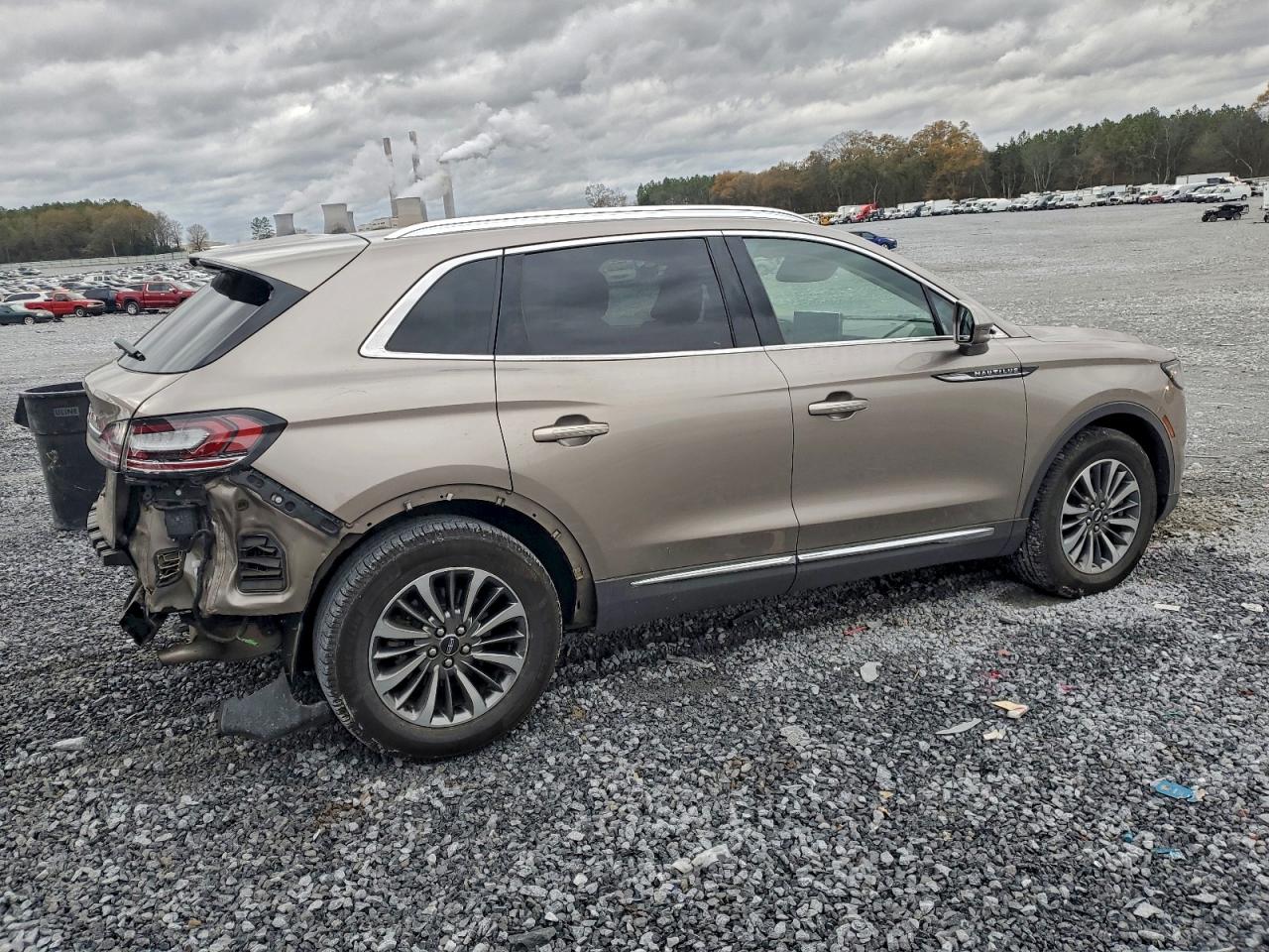Lincoln Nautilus Image 13