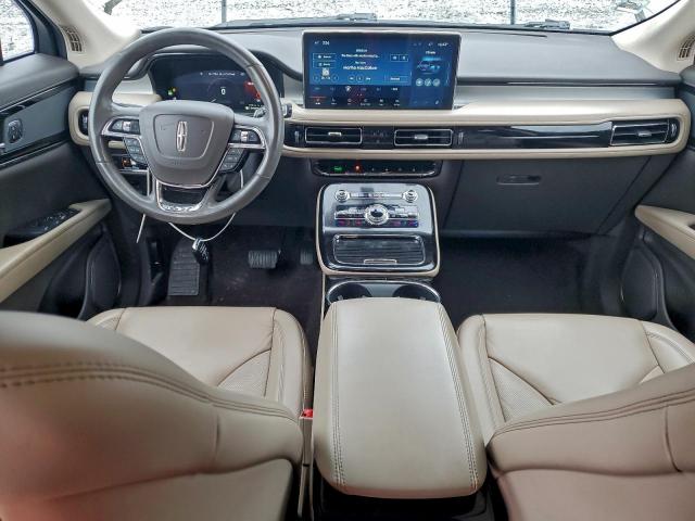 Lincoln Nautilus Image 4