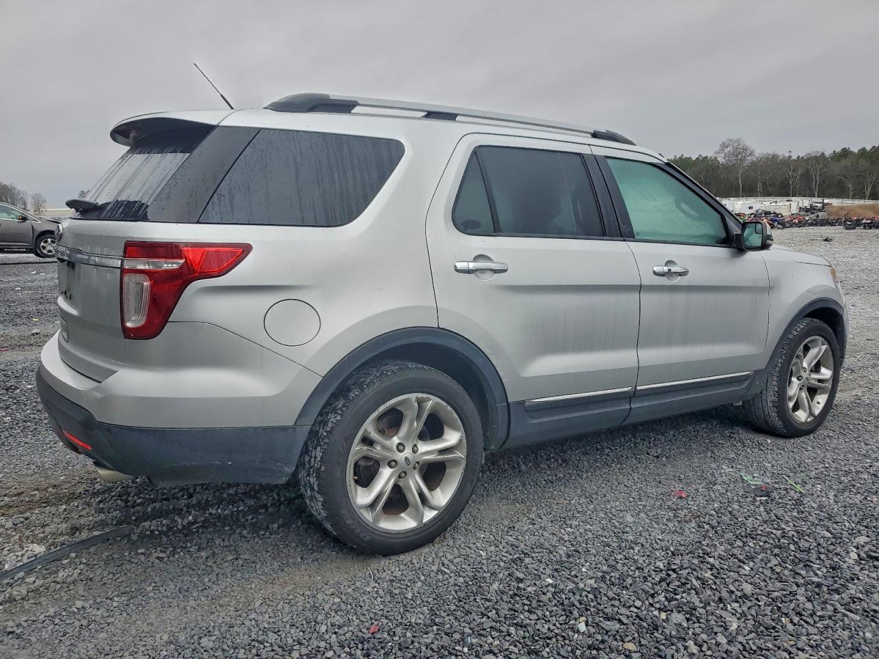Ford Explorer Limited Image 2