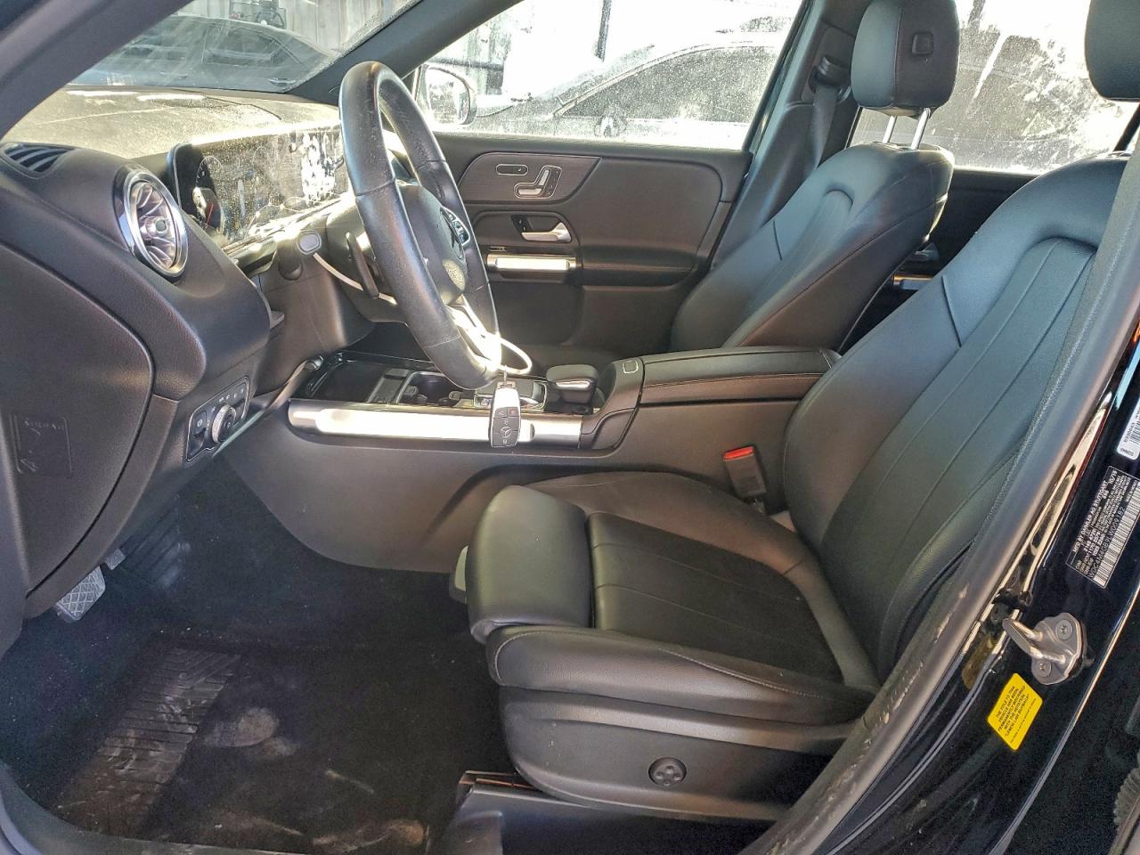 Mercedes-Benz GLB 250 Image 4