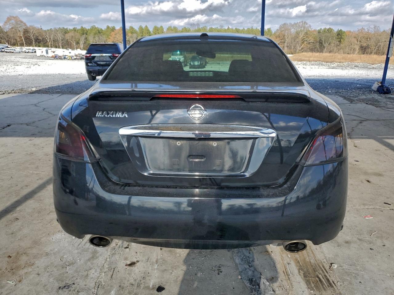 Nissan Maxima S Image 6