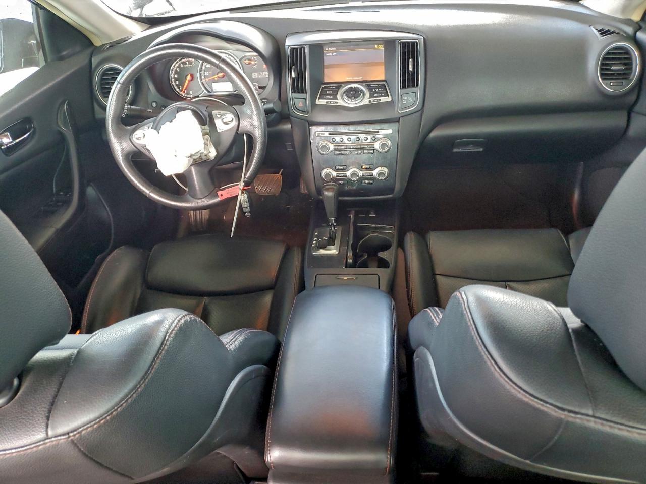 Nissan Maxima S Image 10