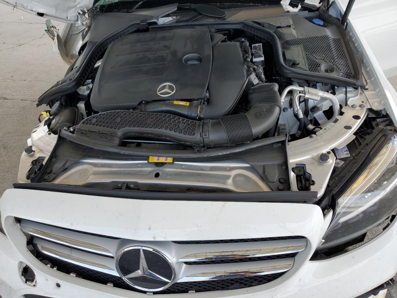 Mercedes-Benz C-Class 300 Image 4