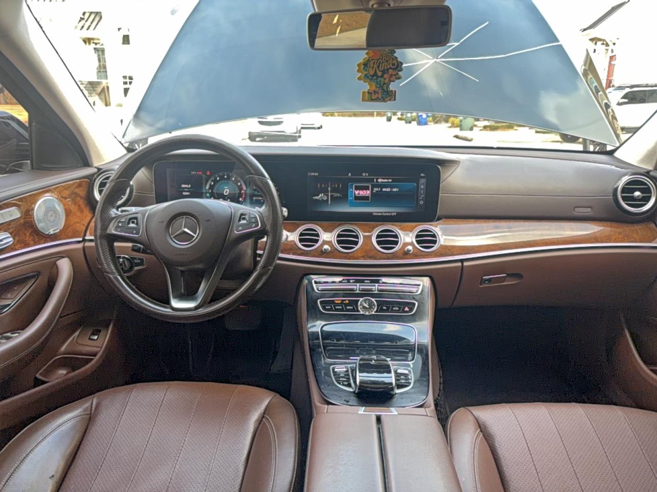 Mercedes-Benz E-Class 300 4matic Image 9