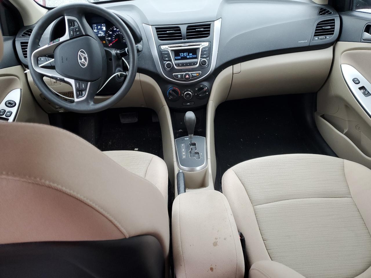 Hyundai ACCENT Se Image 4