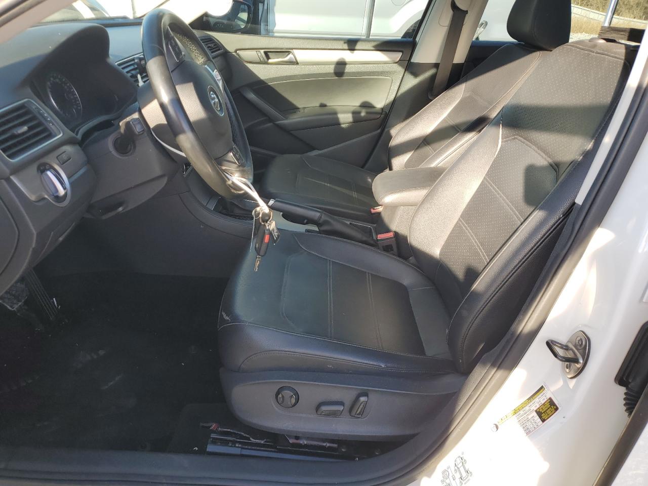 Volkswagen Passat Se Image 8