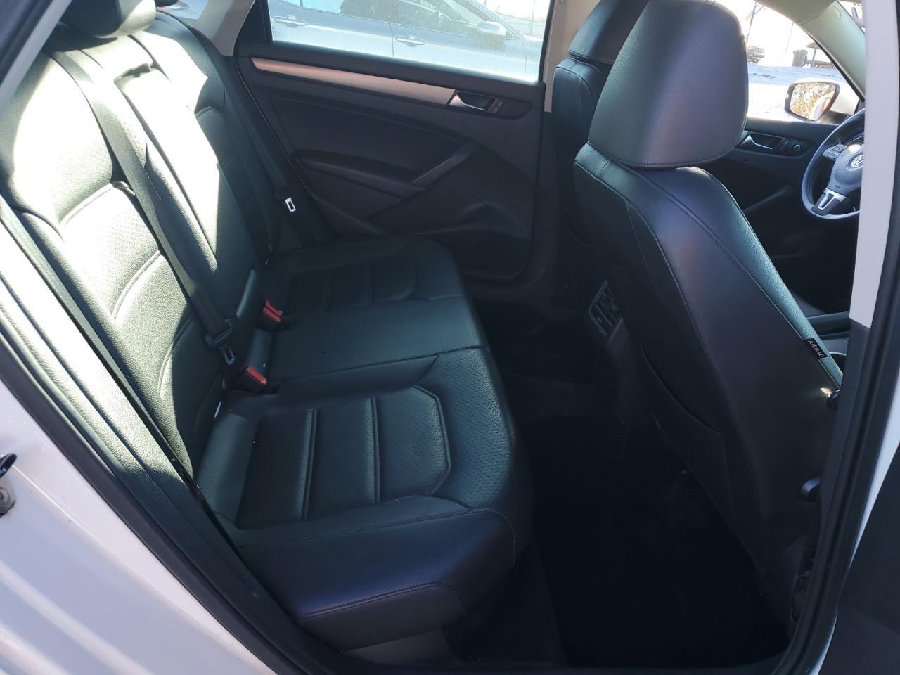 Volkswagen Passat Se Image 11