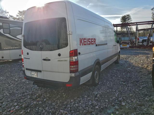 Mercedes-Benz Sprinter 2500 Image 12