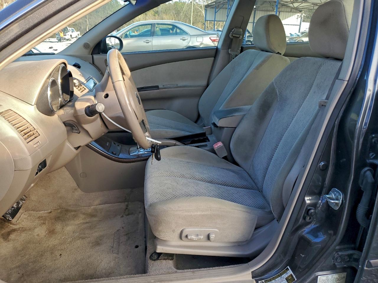 Nissan Altima Se Image 7