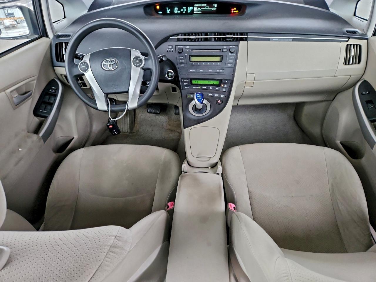 Toyota Prius Image 11