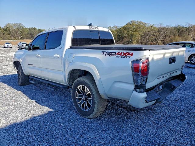 Toyota Tacoma Double Cab Image 8