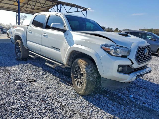 Toyota Tacoma Double Cab Image 9