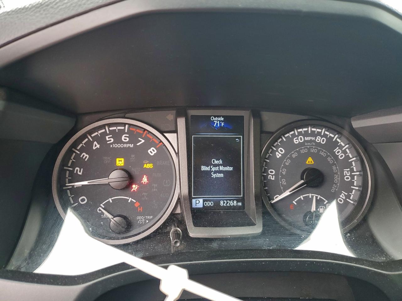 Toyota Tacoma Double Cab Image 11