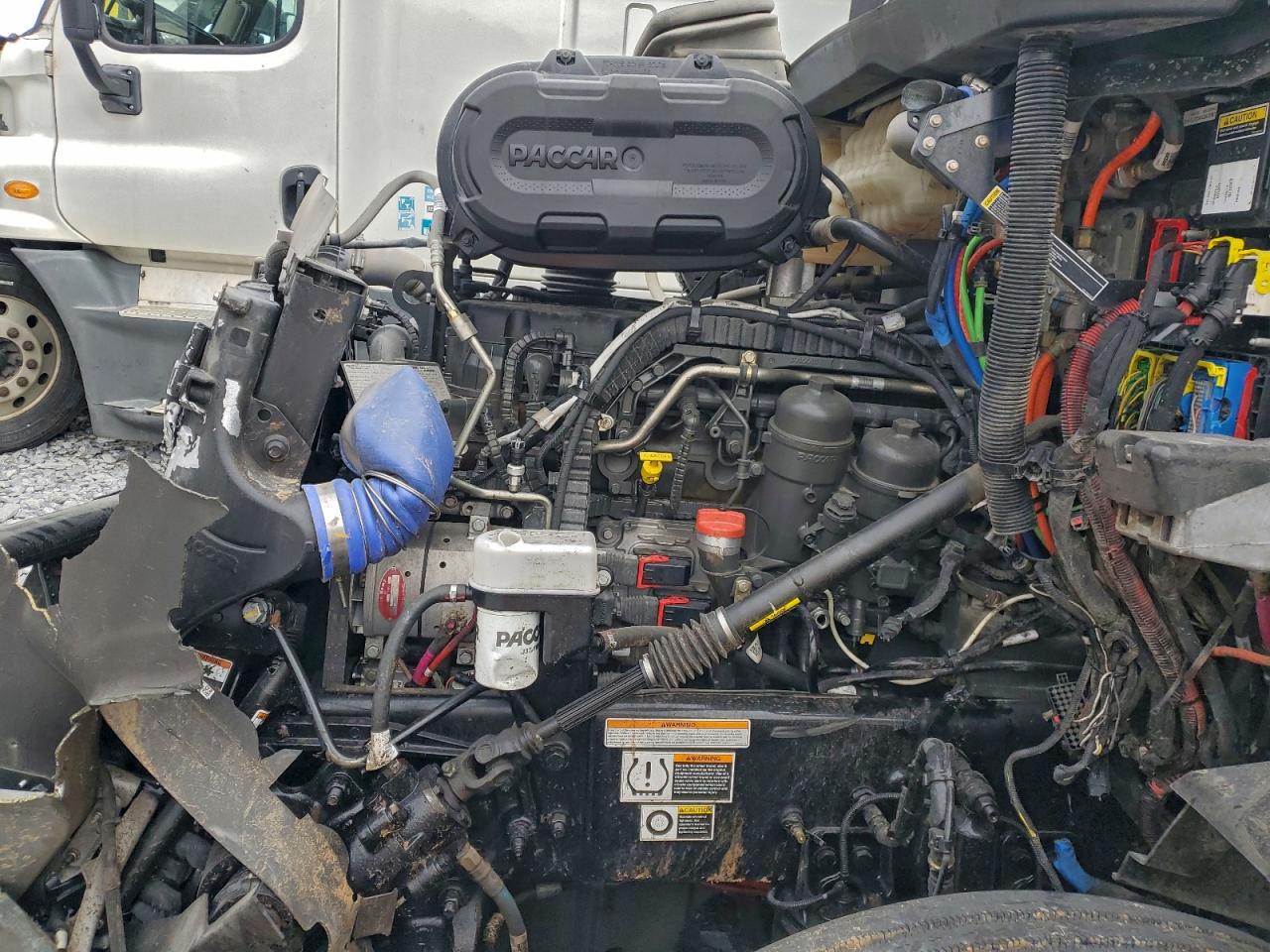 Peterbilt 579 Image 6