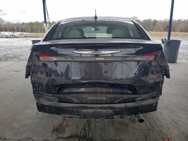 Chrysler 200 Touring Image 4