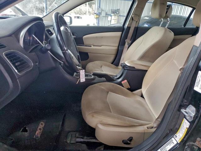 Chrysler 200 Touring Image 9