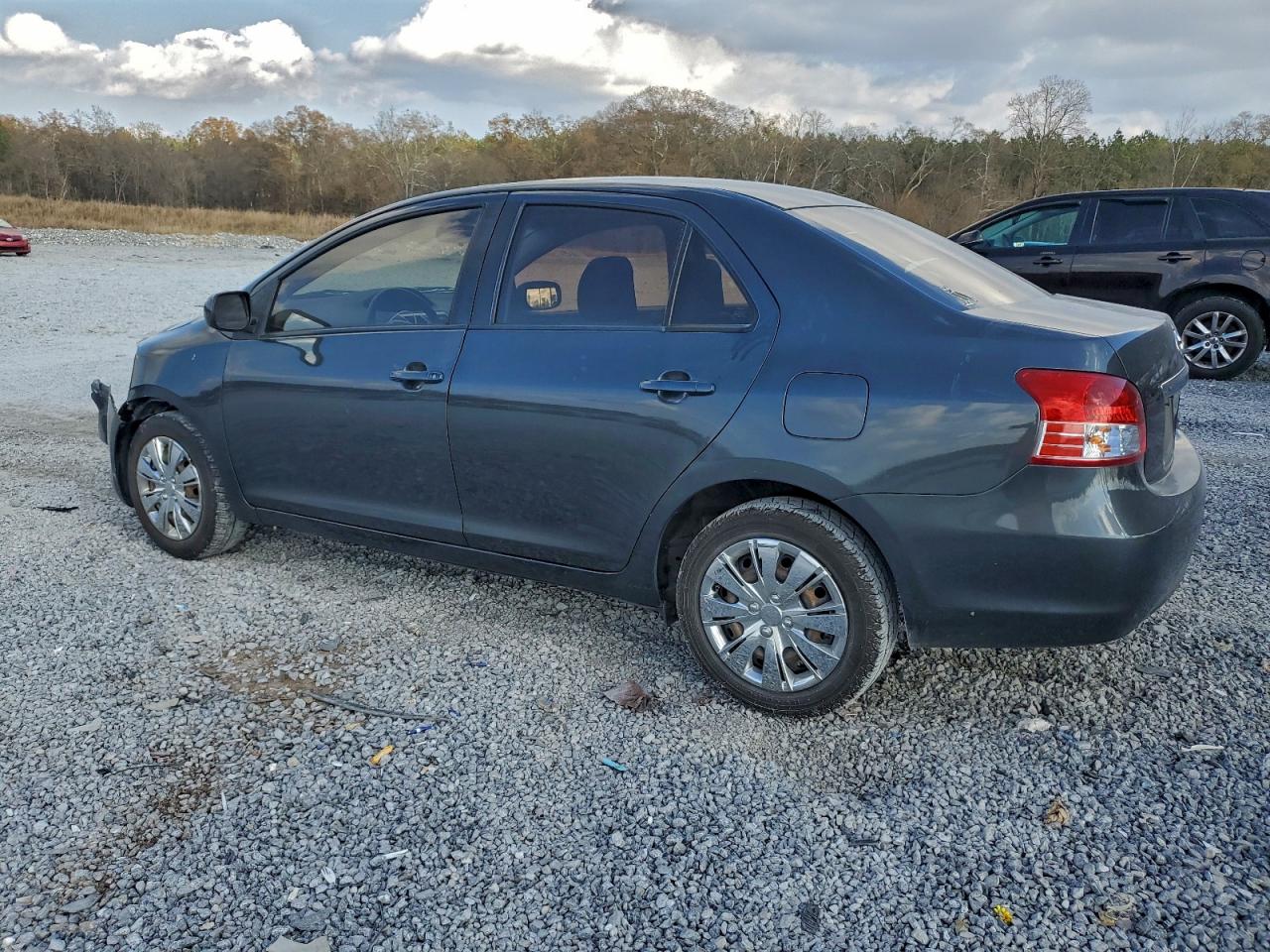 Toyota Yaris Image 2