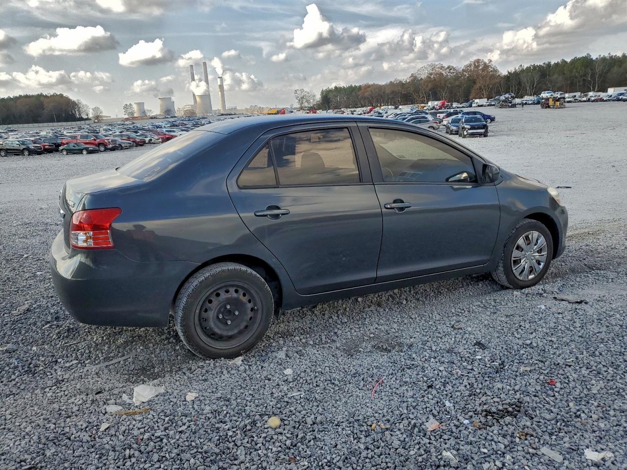 Toyota Yaris Image 3