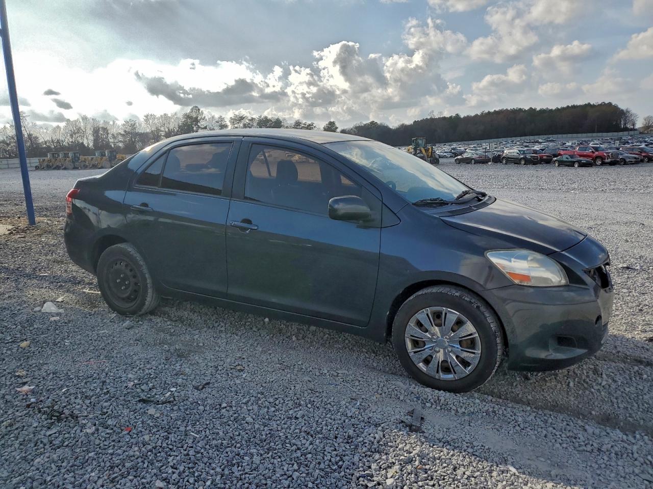 Toyota Yaris Image 10