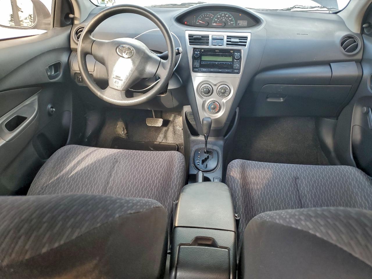 Toyota Yaris Image 7