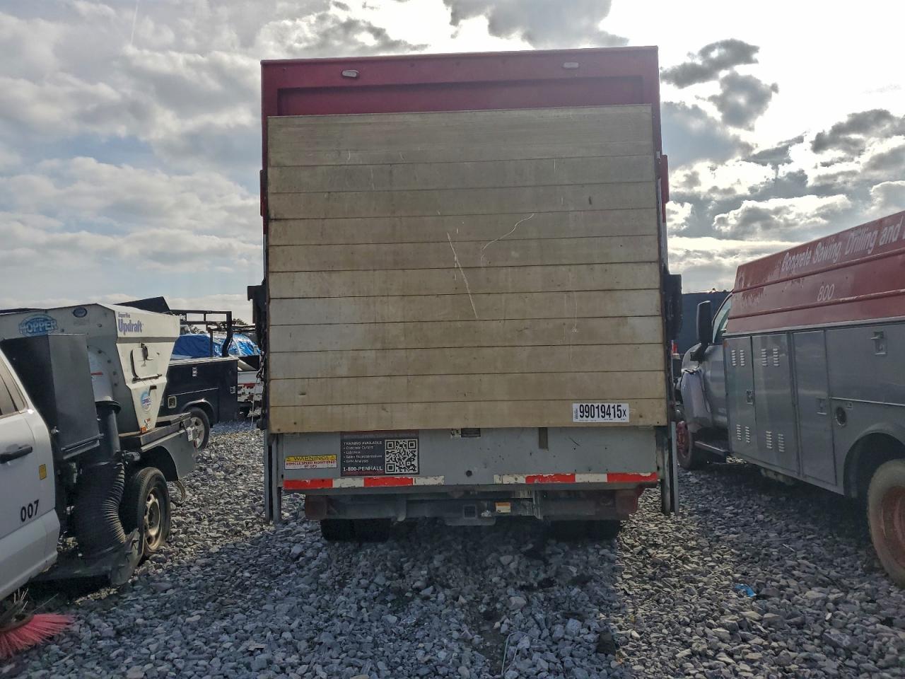 Ford F-550 Super Duty Image 3