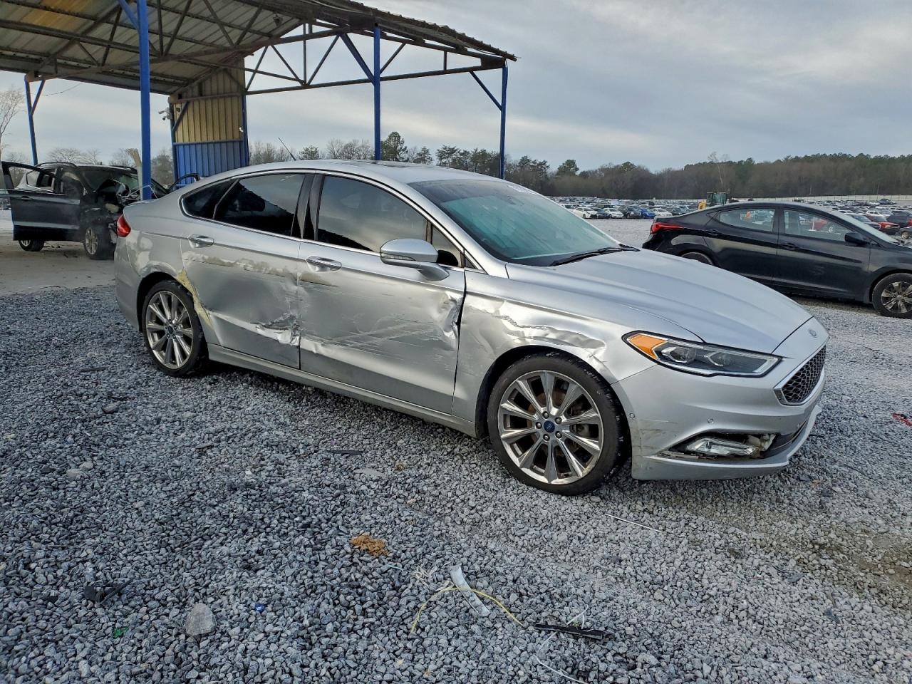 Ford Fusion Titanium Image 3