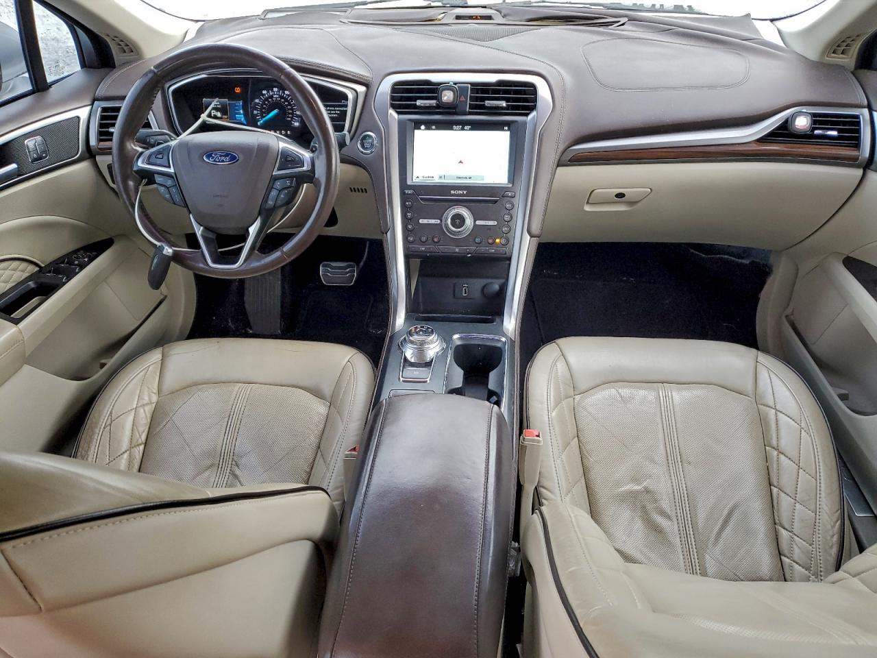 Ford Fusion Titanium Image 12