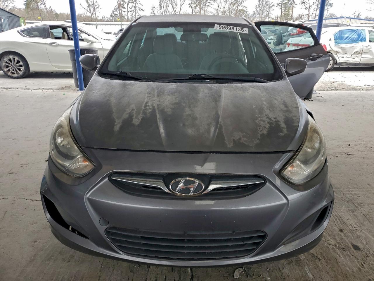 Hyundai ACCENT Gls Image 11