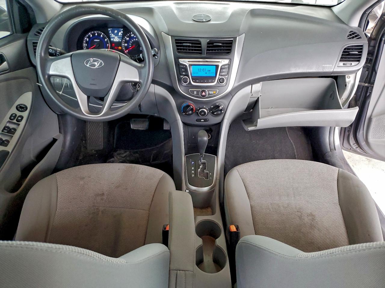 Hyundai ACCENT Gls Image 6