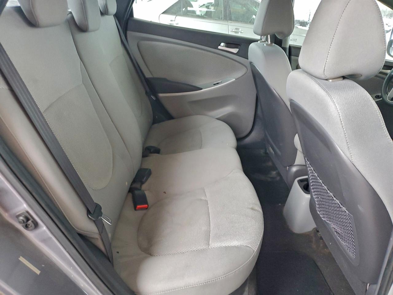 Hyundai ACCENT Gls Image 7