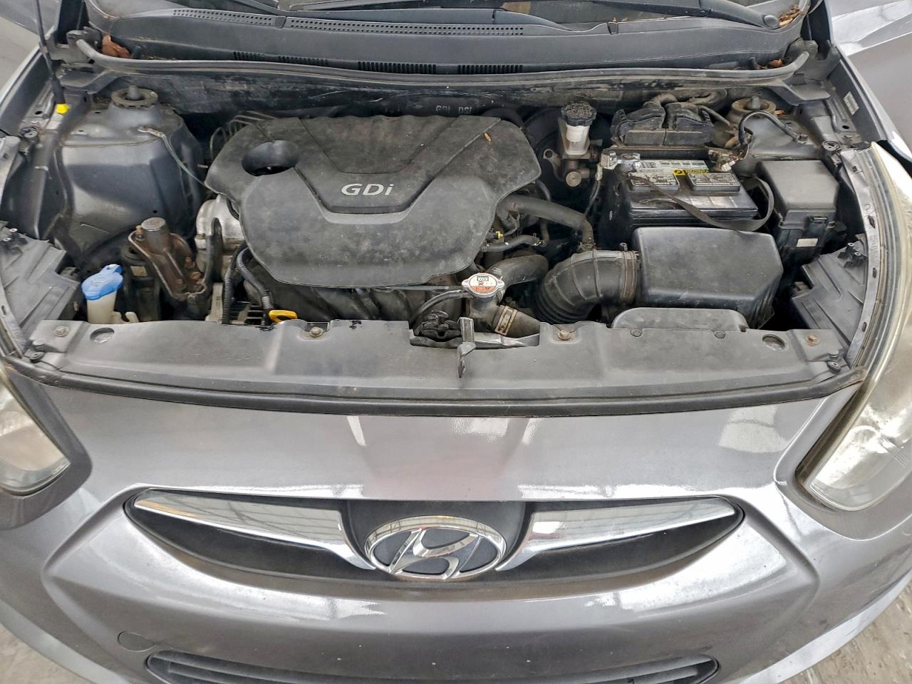 Hyundai ACCENT Gls Image 10
