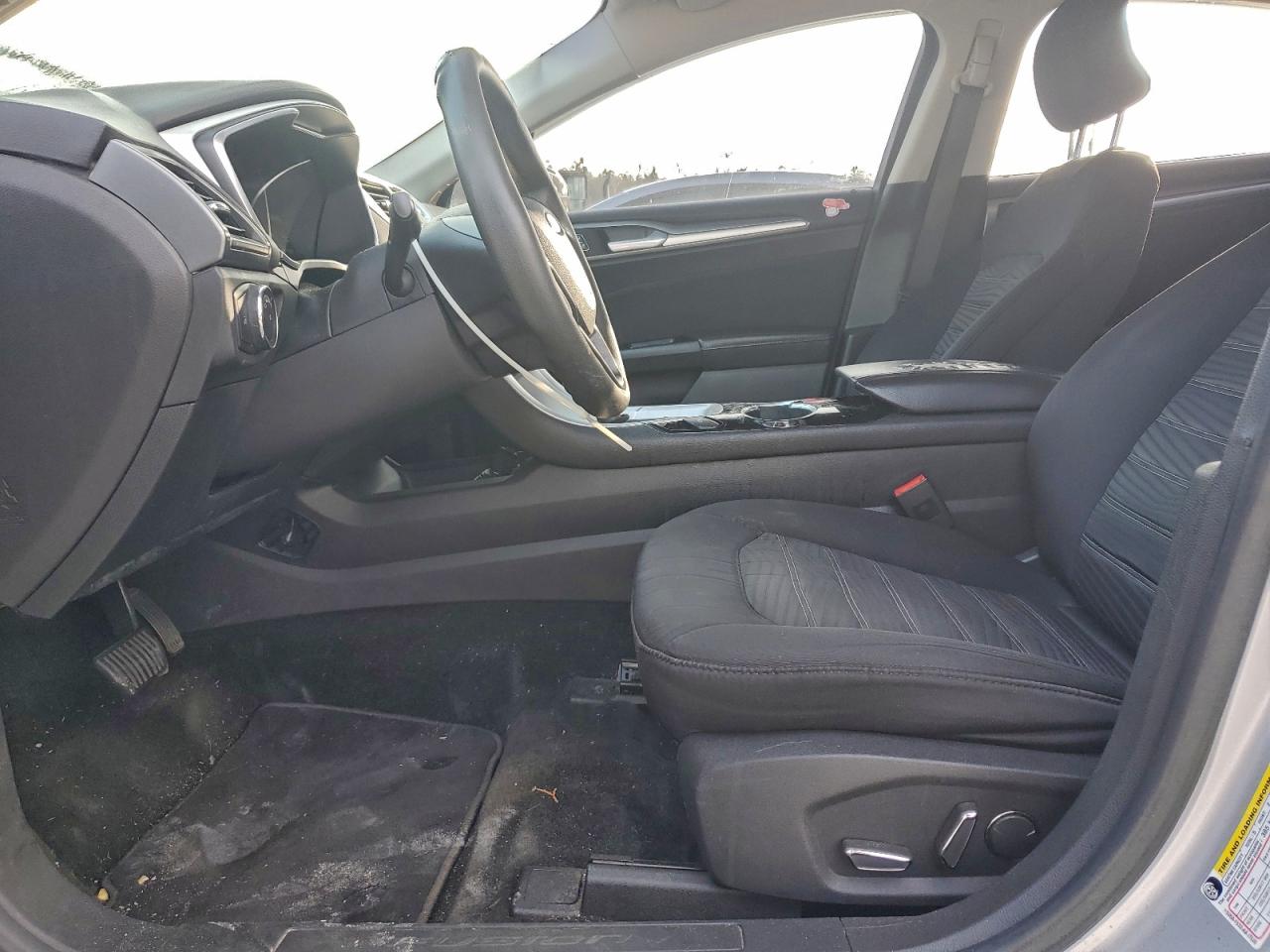 Ford Fusion Se Image 5