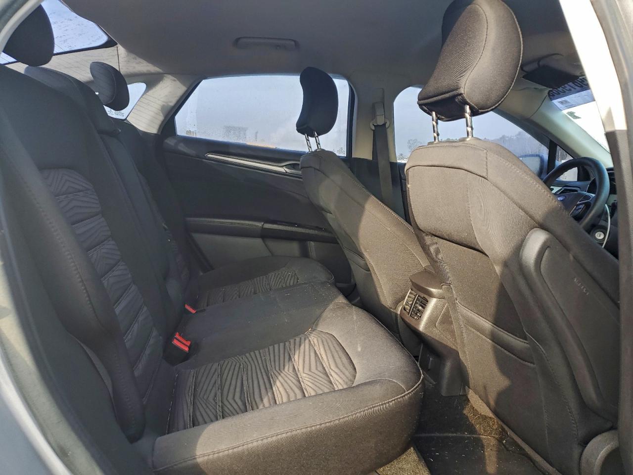 Ford Fusion Se Image 12