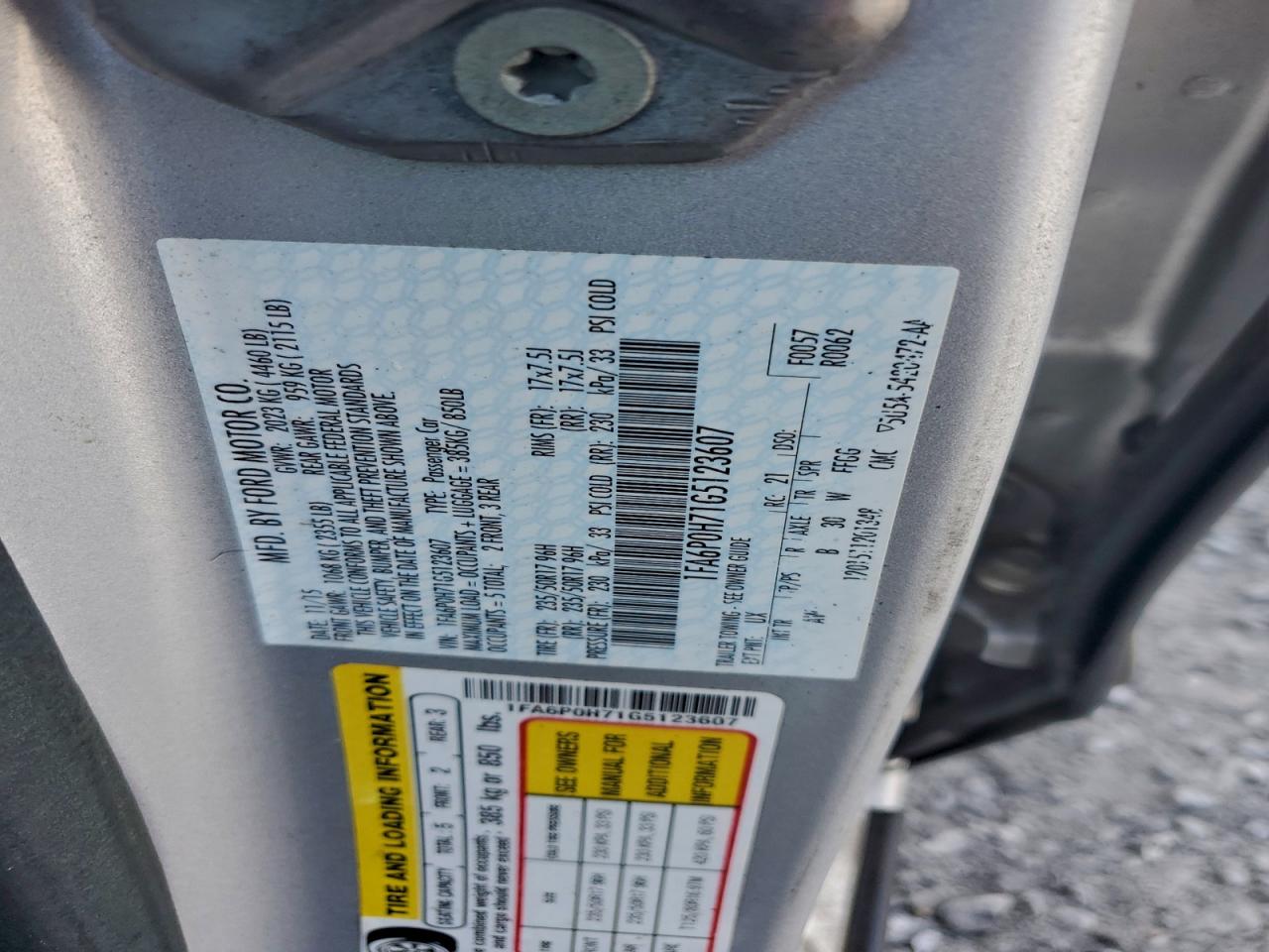 Ford Fusion Se Image 9