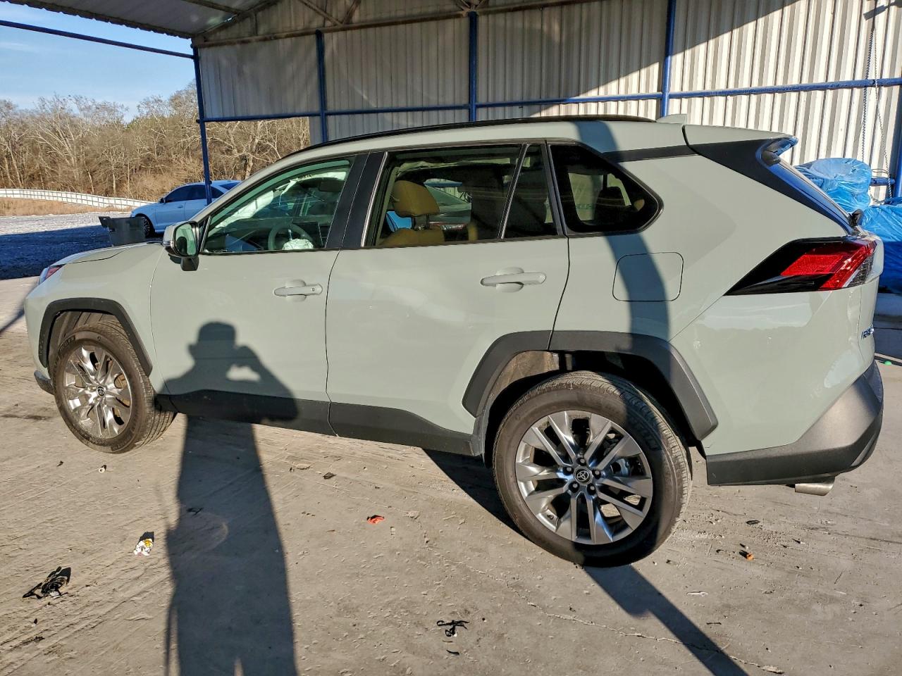 Toyota RAV4 Xle Premium Image 6