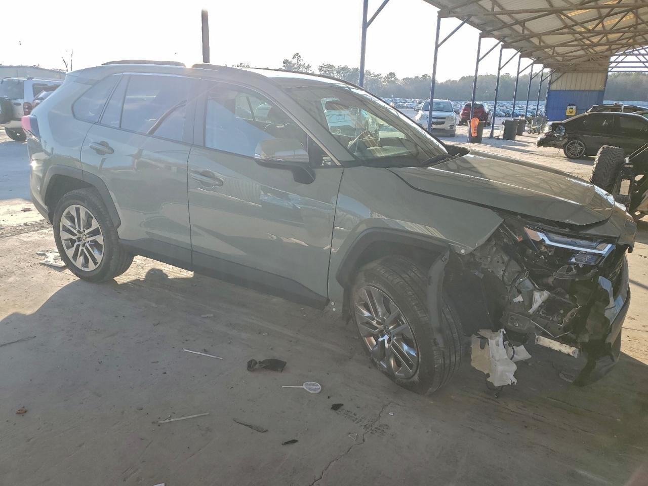 Toyota RAV4 Xle Premium Image 10