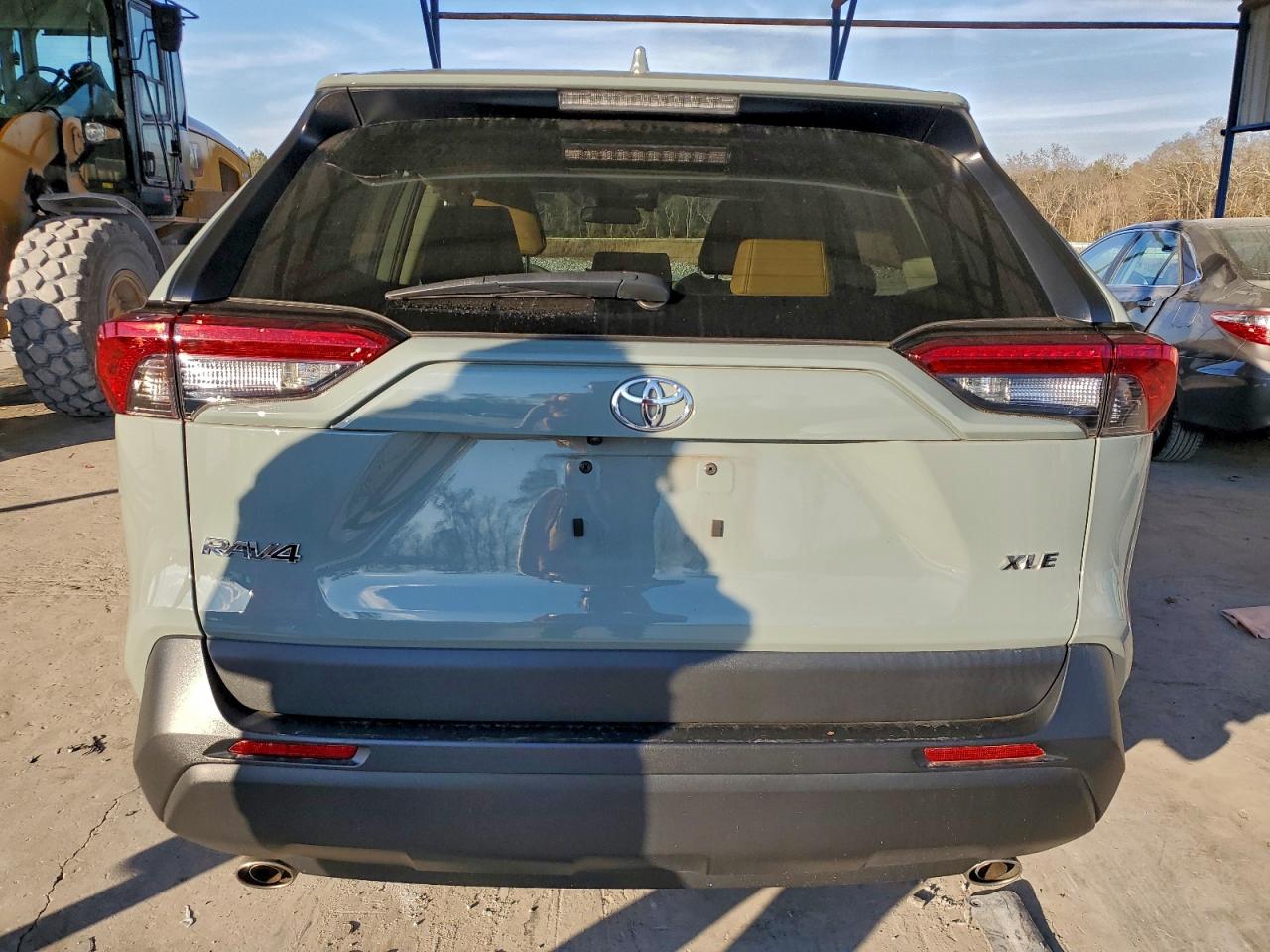 Toyota RAV4 Xle Premium Image 11