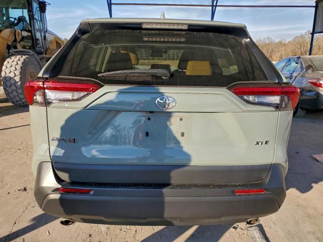 Toyota RAV4 Xle Premium Image 11