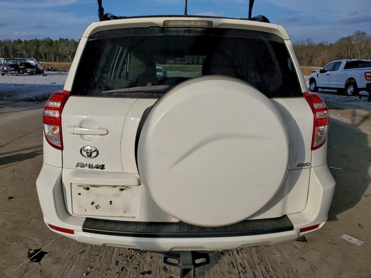 Toyota RAV4 Image 3