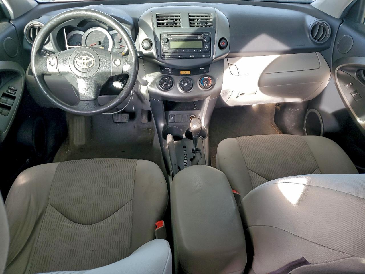 Toyota RAV4 Image 7