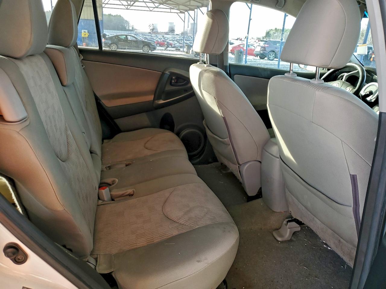 Toyota RAV4 Image 10