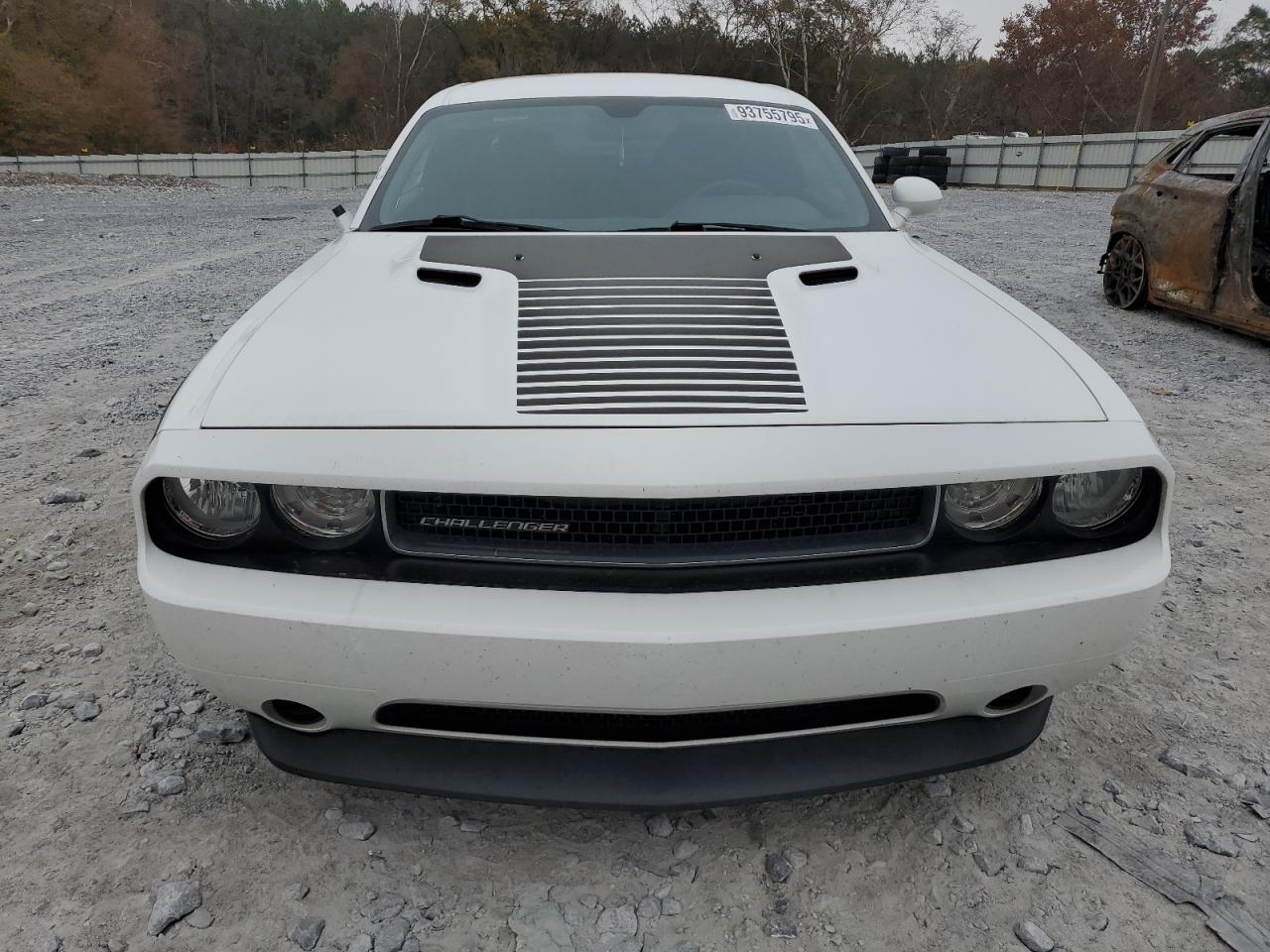 Dodge Challenger Image 11