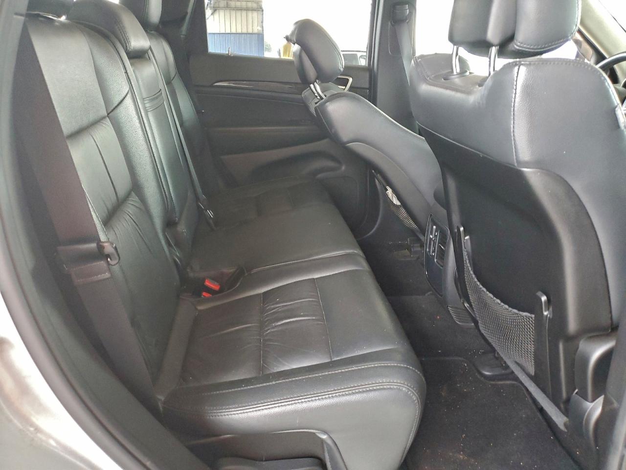 Jeep Grand Cherokee Laredo Image 11