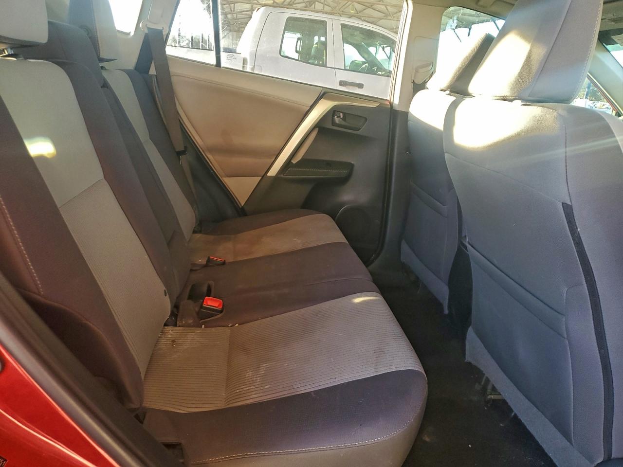 Toyota RAV4 Xle Image 4