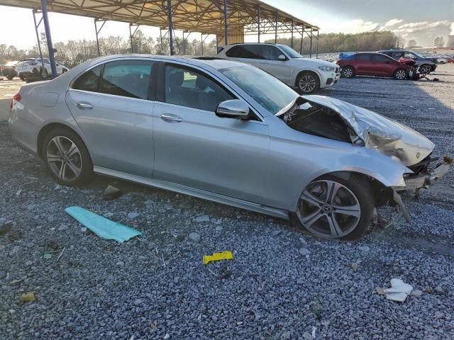 Mercedes-Benz E-Class 300 Image 2