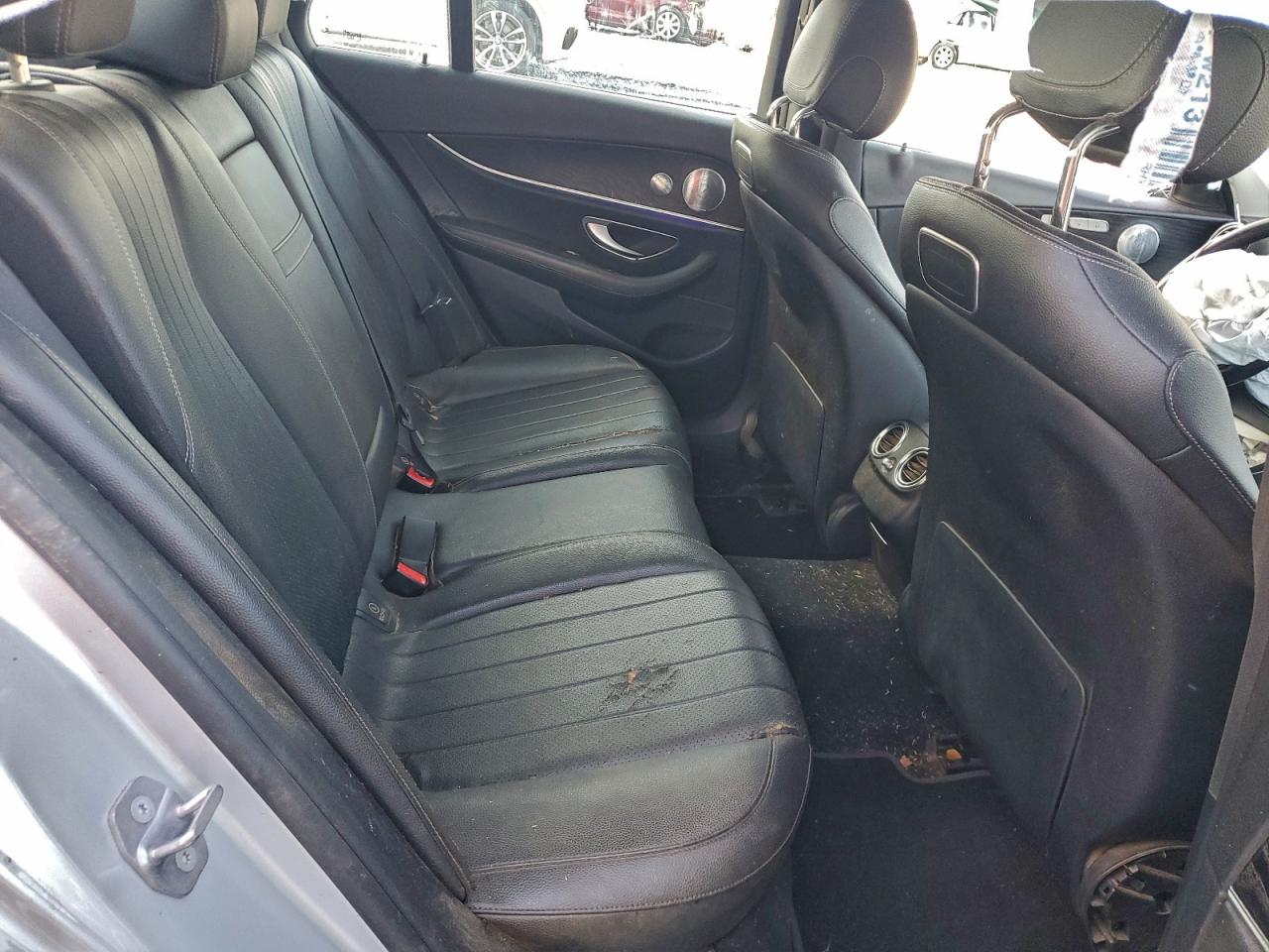 Mercedes-Benz E-Class 300 Image 7