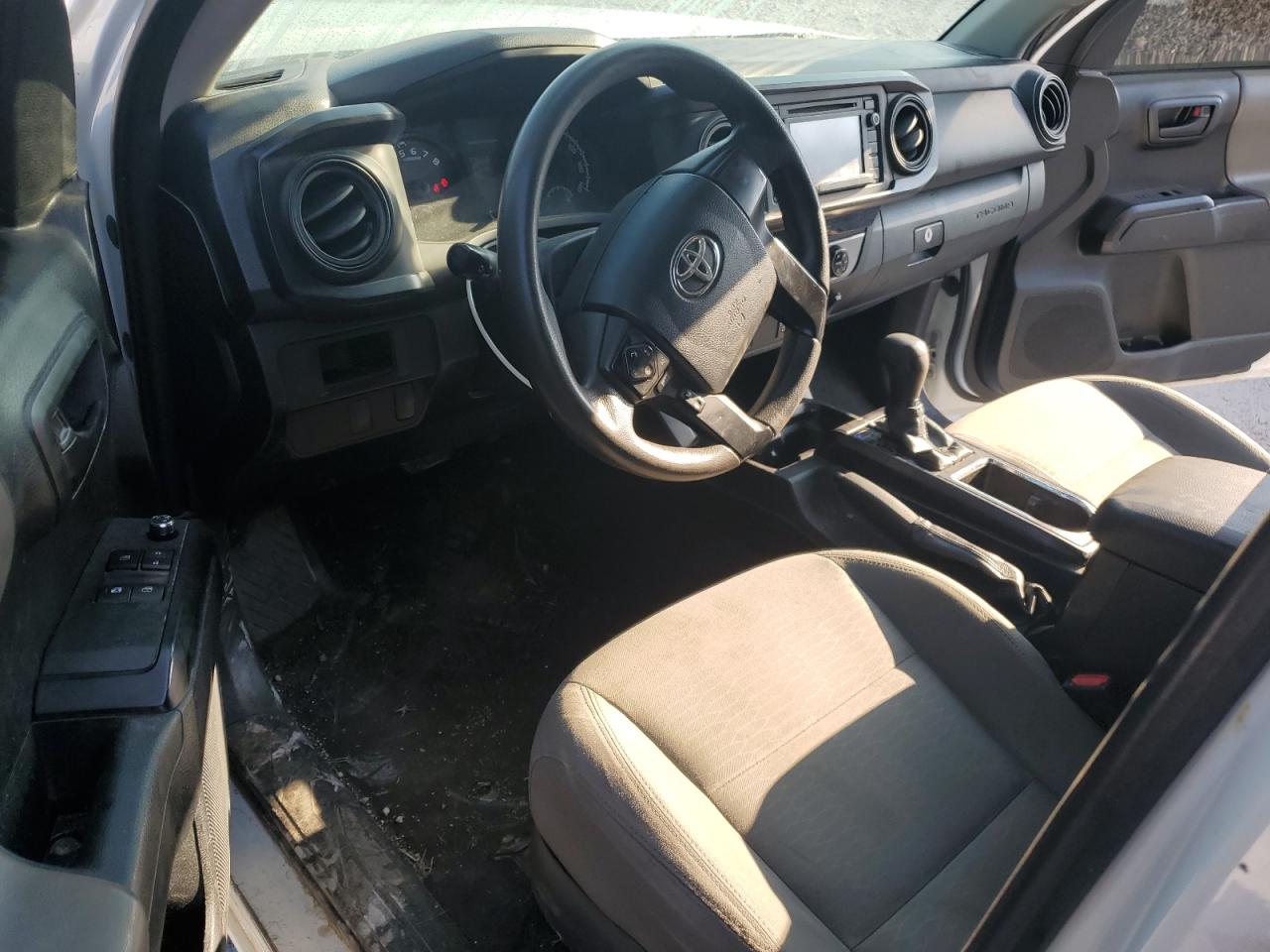 Toyota Tacoma Access Cab Image 10