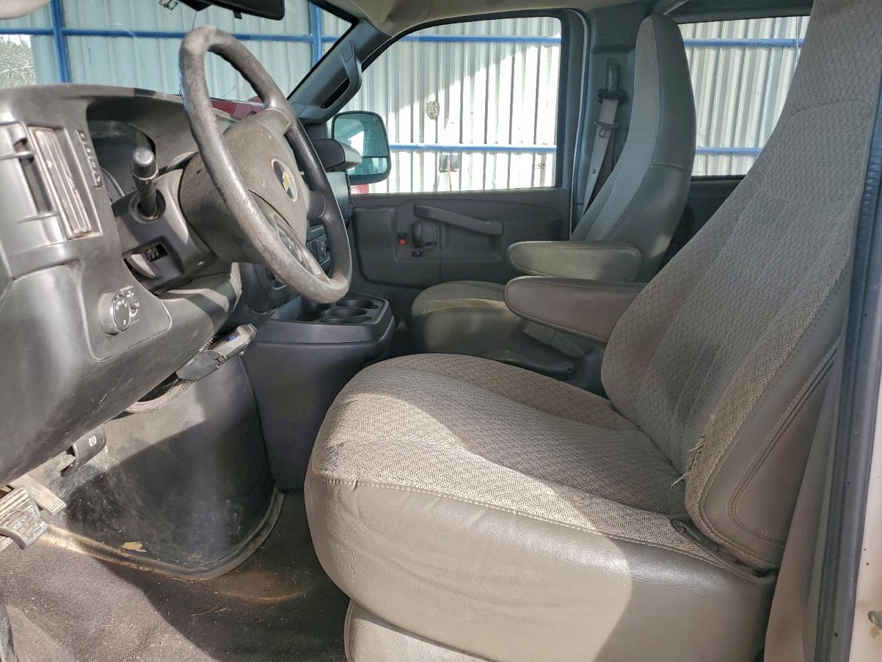 Chevrolet Express Lt Image 2